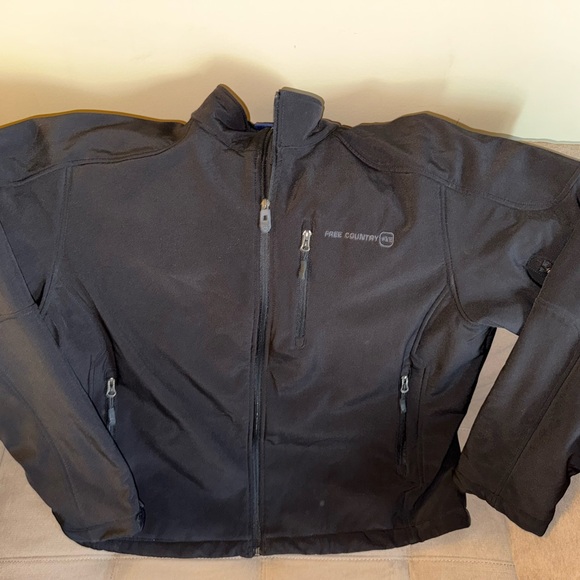 Free Country Men's Black Performance Jacket - Picture 1 of 4